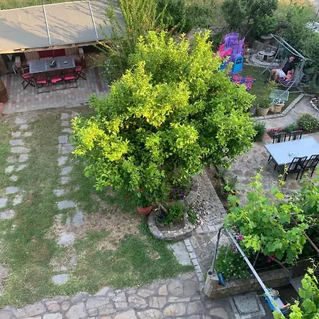 House With Garden Apartment Paradisos Exterior photo